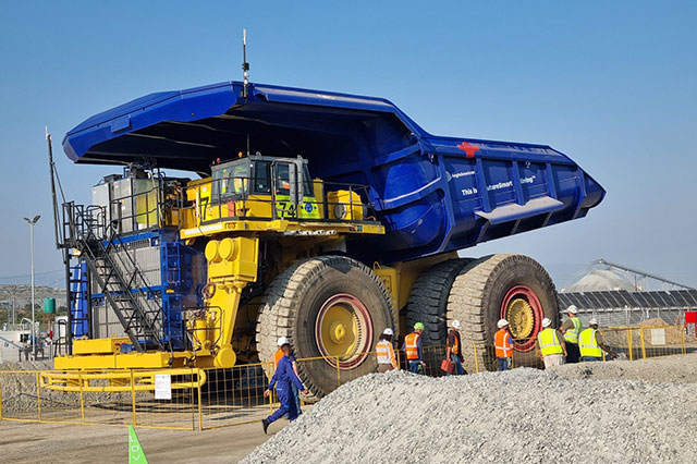 AngloAmericanHydrogentruck_Twitter_PimaniBaloyi.jpg